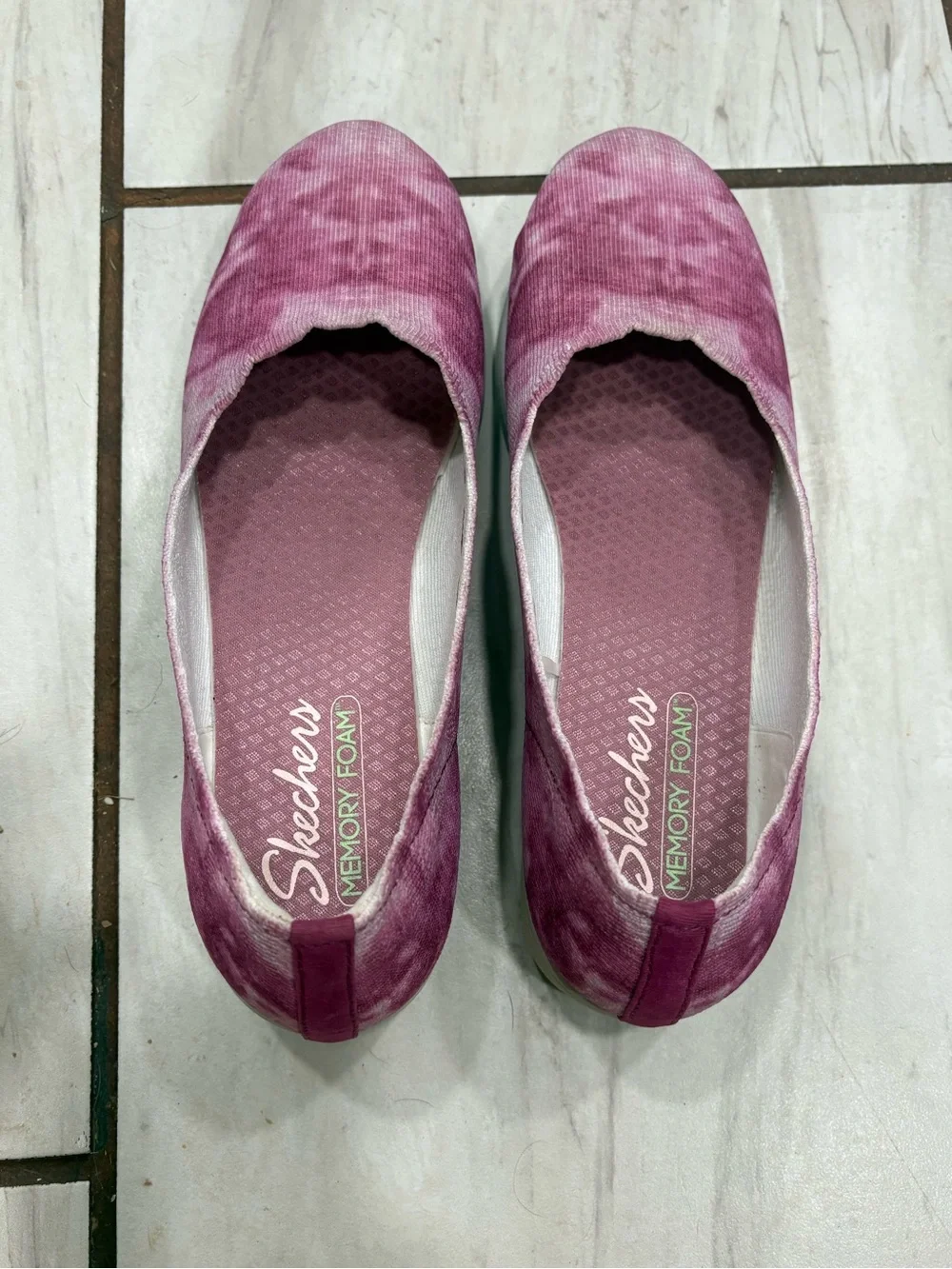 Skechers Cleo Flex Spellbind Pink Tie Dye Stretch Fit Wedge Flats Shoes 9.5.